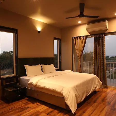 Isola Luxury Farm Suites Nashik Exterior photo