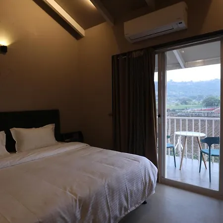 Isola Luxury Farm Suites Nashik Exterior photo